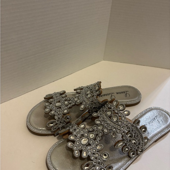 🔵LAUREN LORRAINE Silver Embellished Women's Sandals - Picture 8 of 9